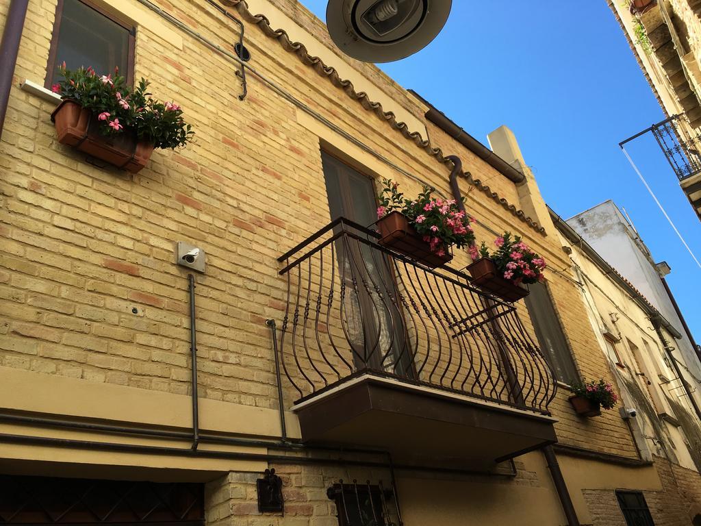 Guest House Dimora Fiorita Serracapriola Exterior photo