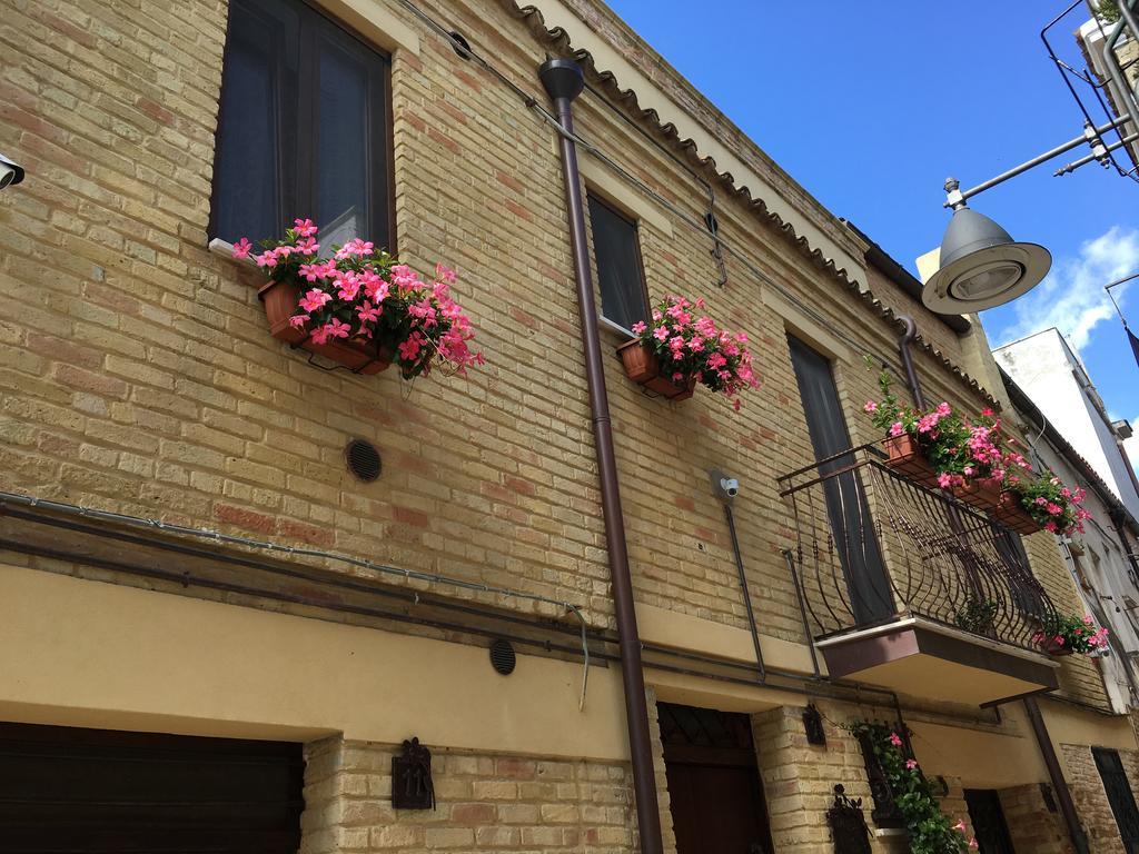 Guest House Dimora Fiorita Serracapriola Exterior photo